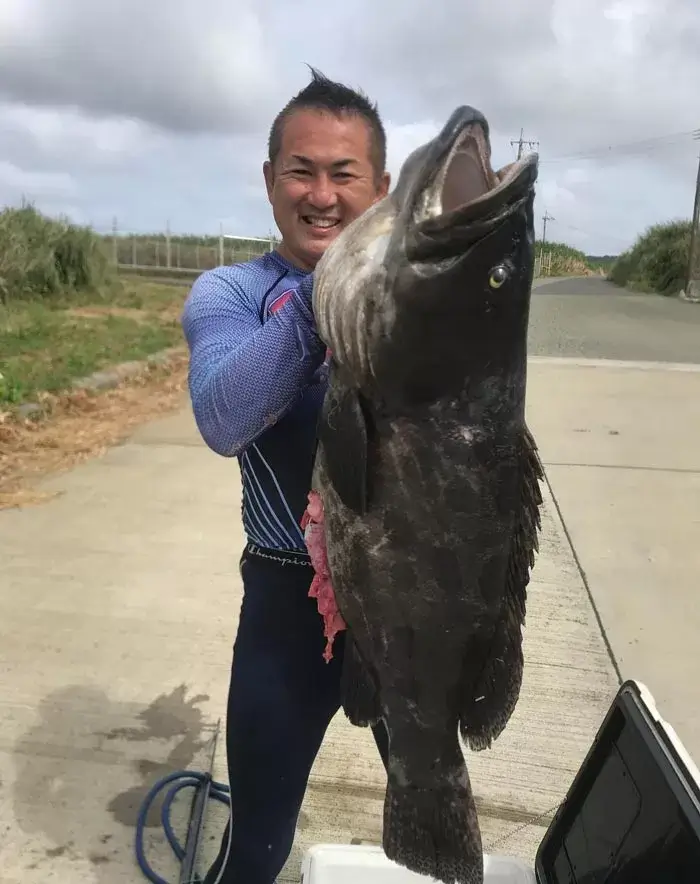 Customer submission from Nobu in Okinawa, Japan, slaying monsters from the deep with his Rob Allen gear. Fish shot with the GT Carbon 140 and Tuna 110.