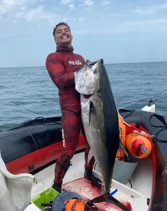 Customer Submission from @raphael.haramboure in France with this nice Blue Fin Tuna shot with his Rob Allen Tuna speargun.